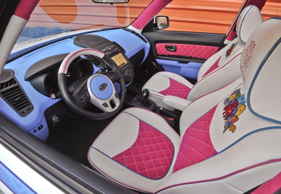Интерьер Kia Soul Hole-in-One (AM) 2011 года  (фото 4 из 11)